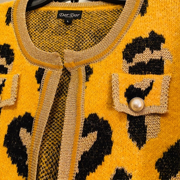 Animalprint Leopard Yellow Sweater (L) - Picture 2 of 5